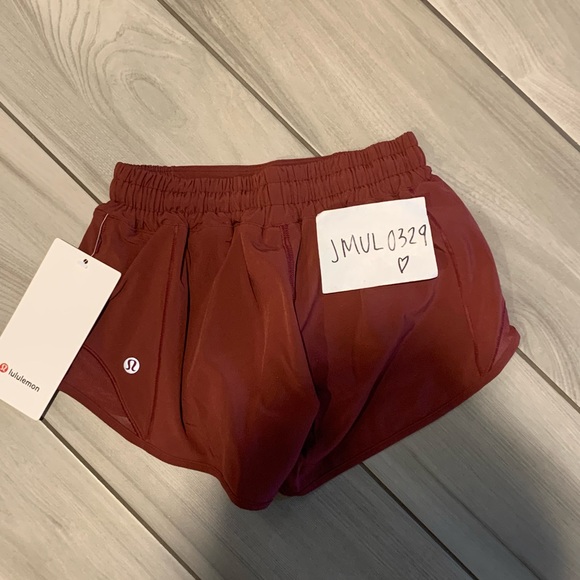 Lululemon Hotty Hot Short 2.5” * Mulled Wine - Picture 6 of 6
